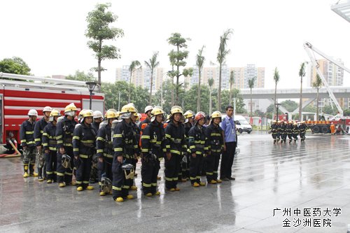 我院举行2015年应急消防演练