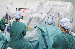 南方+：金沙洲医院成立智能机器人辅助手术会诊中心