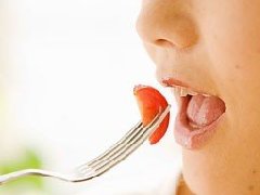 食道癌与哪些因素有关？