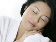 引起外阴白斑的因素有哪些？