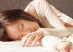 引起卵巢囊肿的病因有哪些？