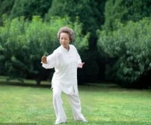 肿瘤患者如何提高自身免疫力？练太极拳啊！（内附全套太极拳动图！）